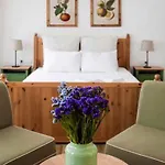 Limonaia Bed & Breakfast Alaçatı