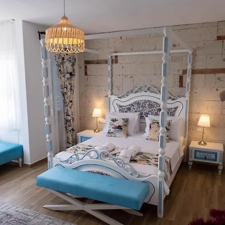 Limonaia Bed & Breakfast Alaçatı