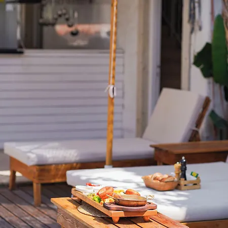 Limonaia Bed & Breakfast Alaçatı